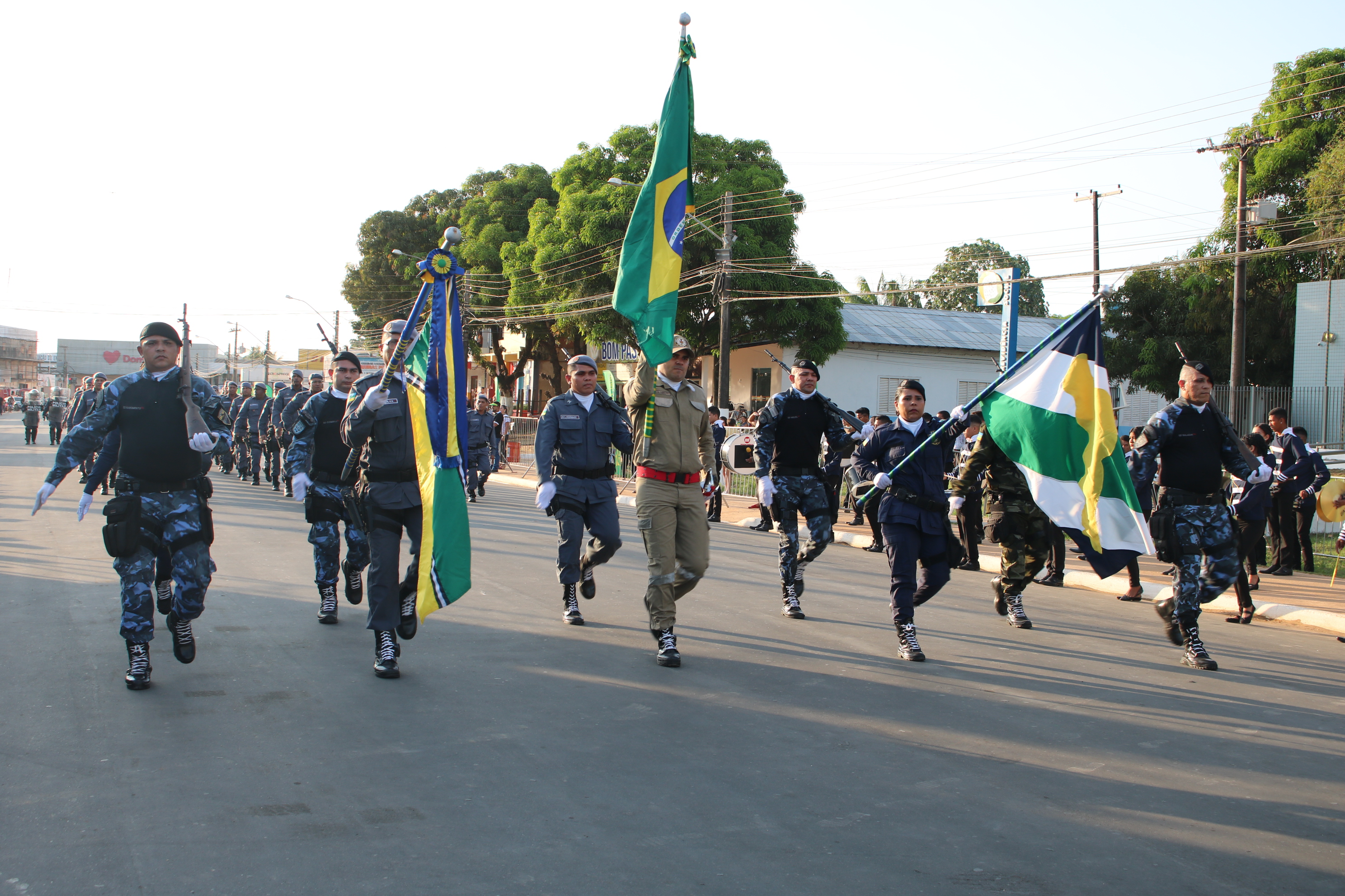 Prefeitura realiza Desfile Cívico de 7 de setembro em Laranjal do Jari